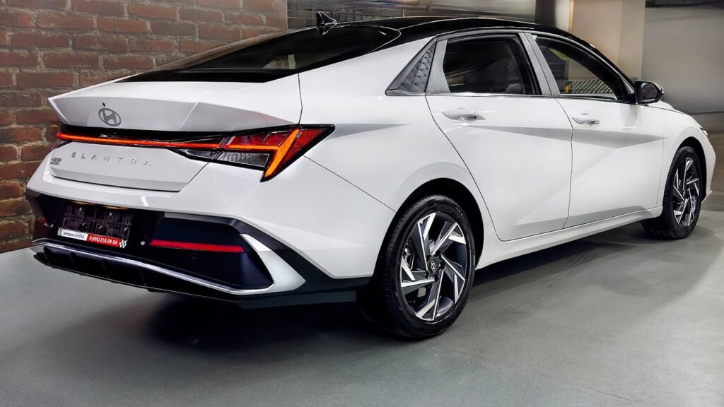 Hyundai Elantra 2025